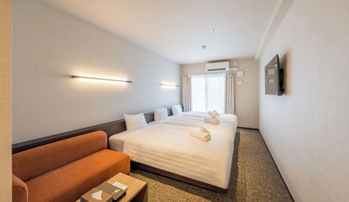 Habitación triple, no fumadores, balcón