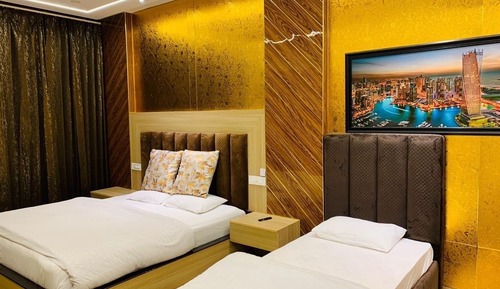 Habitación triple superior, vistas a la ciudad