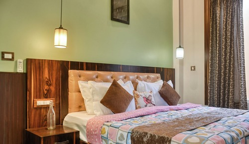 Habitación superior, balcón, vistas al jardín