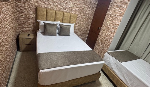 Habitación estándar con 1 cama doble o 2 individuales