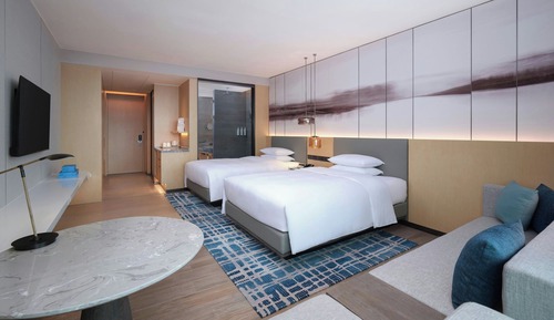 Habitación clásica, 2 camas dobles, vistas a la ciudad