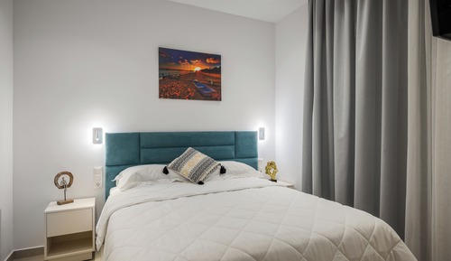 Apartamento superior, 2 habitaciones, cocina, planta baja