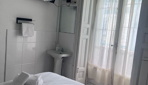 Habitación económica doble, baño compartido