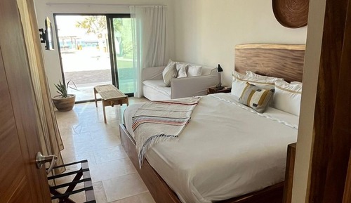 Habitación económica, vistas parciales al mar