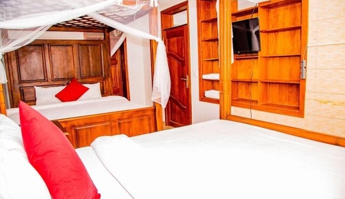 Deluxe Double or Twin Room