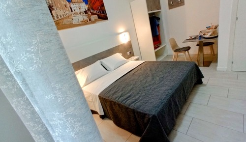 Double Room, 1 King Bed, Ensuite