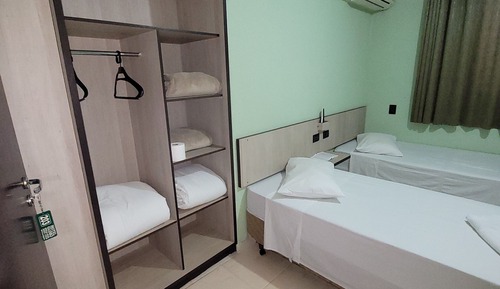 Habitación con 2 camas individuales