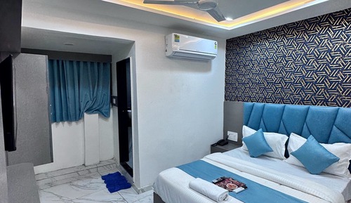 Deluxe Double Room, City View