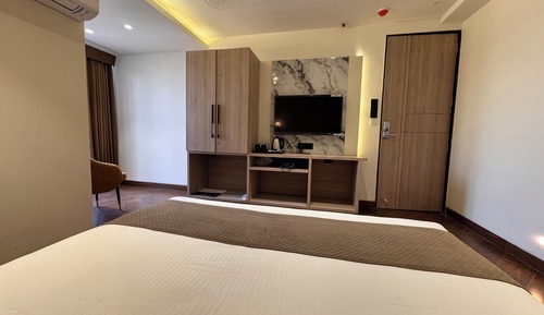 Deluxe Double Room, 1 King Bed, City View