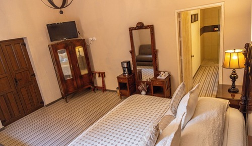 Habitación clásica, 1 cama de matrimonio grande con sofá cama, Aire acondicionado