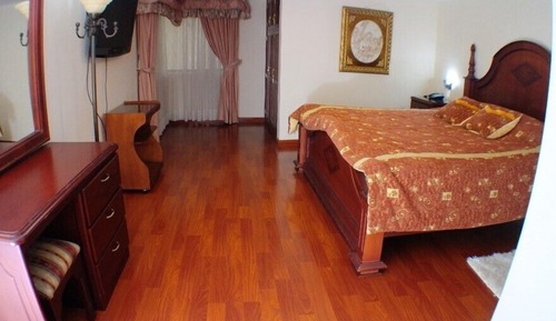 Habitación superior, vistas a la montaña