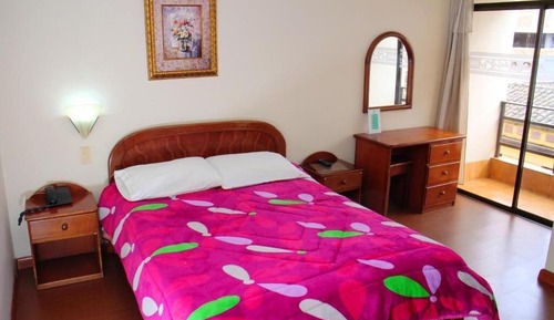 Habitación, 1 cama de matrimonio, balcón, vistas a la ciudad