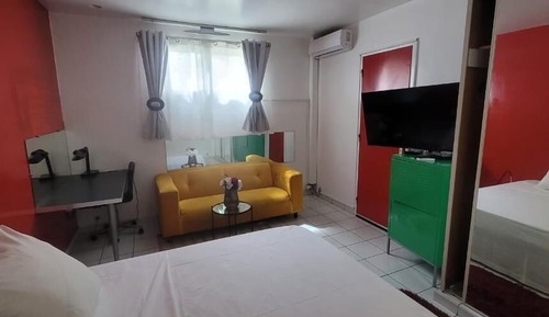 Estudio Deluxe, 1 cama de matrimonio grande, vistas al patio