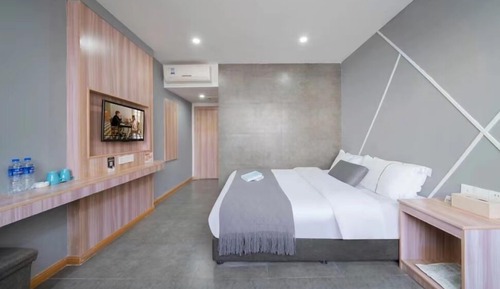 Minimalist King Room