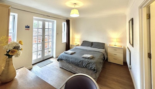 Habitación estándar con 1 cama doble o 2 individuales