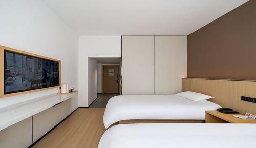 Habitación básica con 2 camas individuales