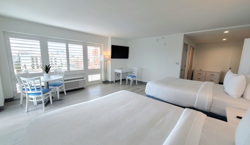 Habitación Premium, 2 camas de matrimonio, vistas a la ciudad