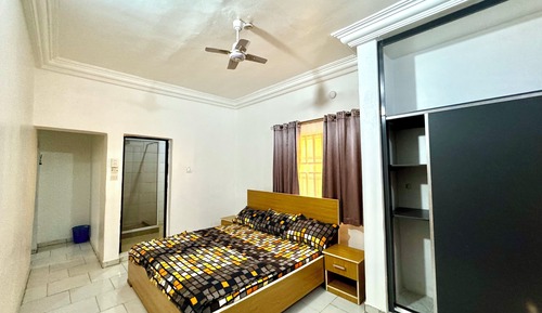 Apartamento familiar, 2 habitaciones, no fumadores, balcón