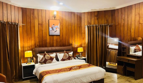 Suite de lujo, vistas a la piscina