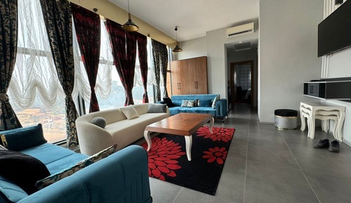 Habitación superior con 1 cama doble o 2 individuales, vistas a la ciudad