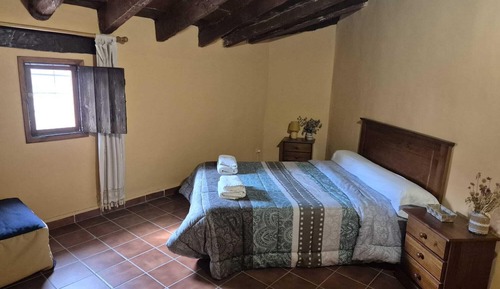 Habitación básica, 1 cama de matrimonio, baño compartido