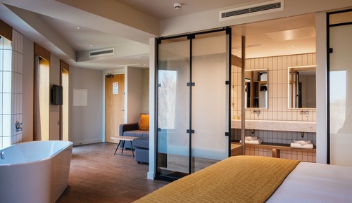 Suite Deluxe (King Deluxe Suite)