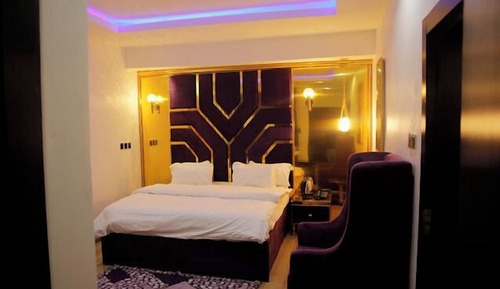 Habitación junior, balcón, vistas a la ciudad