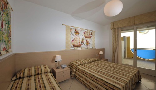 Apartamento, 2 habitaciones, terraza, vistas al mar