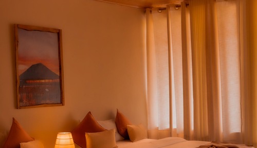 Habitación clásica con 2 camas individuales, vistas parciales al lago