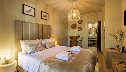 Habitación Confort doble, 1 cama de matrimonio, vistas al jardín