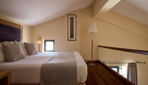 Dúplex, vistas parciales al mar