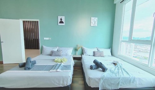 Apartamento Deluxe, 4 habitaciones, balcón, vistas a la piscina