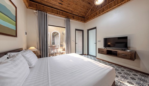 Habitación Deluxe doble, balcón, vistas a la piscina