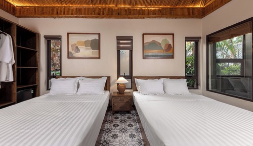 Habitación cuádruple estándar, balcón, vistas a la piscina