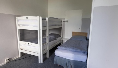 Habitación familiar, no fumadores, vistas al patio