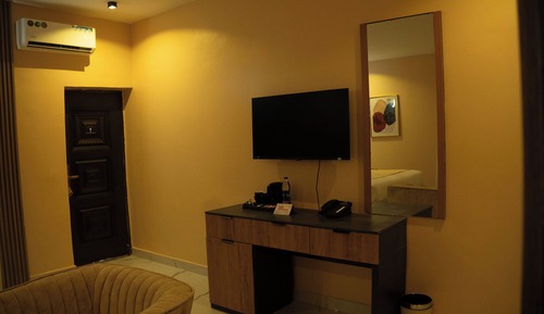 Habitación con 1 cama doble o 2 individuales, no fumadores