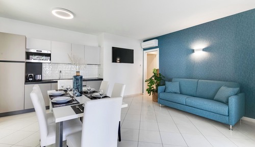 Apartamento, 2 habitaciones, patio, planta baja