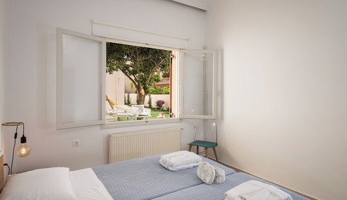 Habitación cuádruple Deluxe, vistas a la piscina