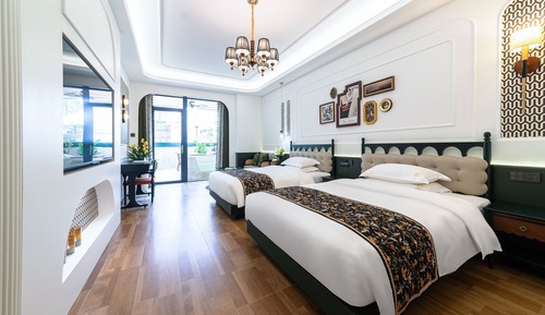 Habitación Confort con 2 camas individuales, balcón, vistas a la ciudad