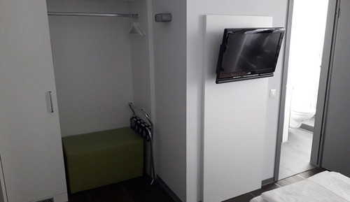 Habitación clásica con 1 cama doble o 2 individuales, no fumadores, baño privado