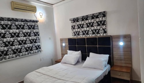 Apartamento, 2 habitaciones, fumadores, balcón