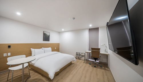 Business Suite Room