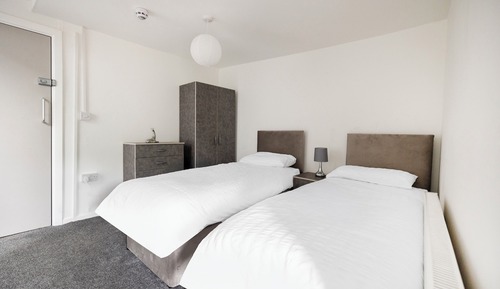 Habitación estándar con 1 cama doble o 2 individuales, 2 camas individuales