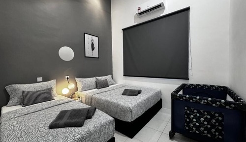 Casa familiar, 4 habitaciones, vistas al jardín