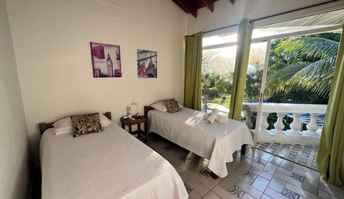 Habitación clásica, vistas parciales al mar