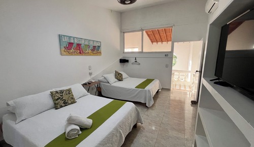 Habitación cuádruple Confort, balcón, vistas al patio