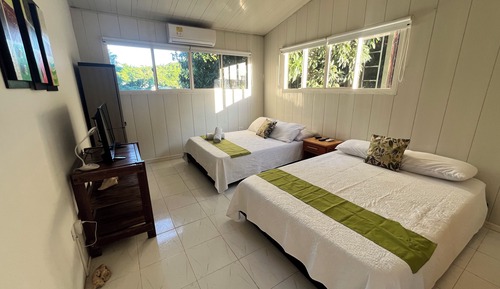 Habitación cuádruple económica, balcón, vistas al patio