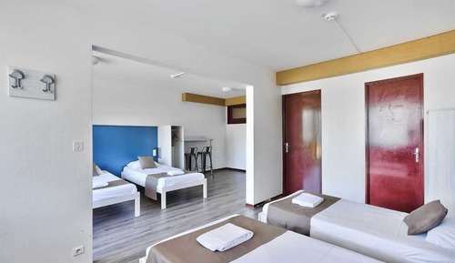 Habitación cuádruple económica