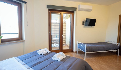 Habitación triple Confort, balcón, vistas al mar