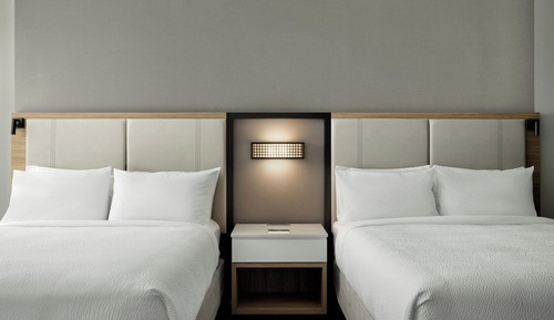 Suite, 2 camas de matrimonio (Mobility Accessible, Transfer Shower)
